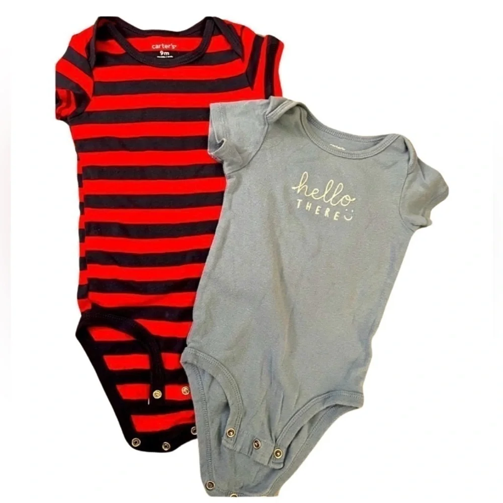 Carter’s baby onesies size 9months
